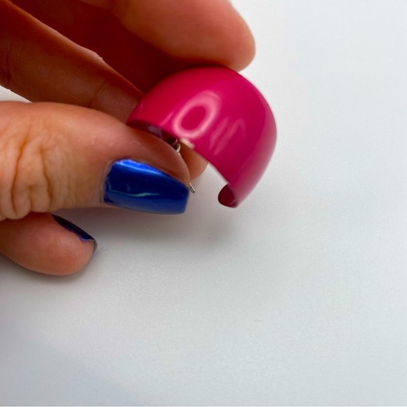 Vintage 1980s Pink Enamel Metal Hoop Post Earrings - Picture 6 of 8